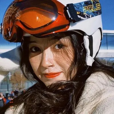 一个叫小小船的男孩